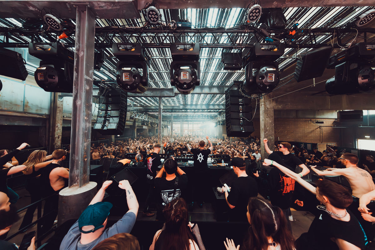 Loading... just a sec